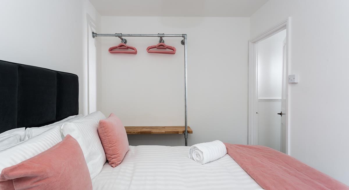 Wake up in the spacious double bed and sip your morning cuppa whilst deciding on the day's plans.