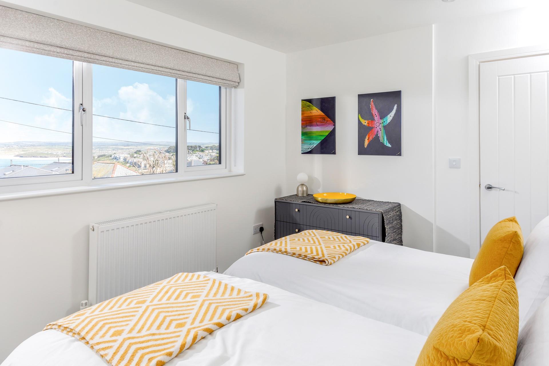 Zip and link beds allow for flexible sleeping arrangements.