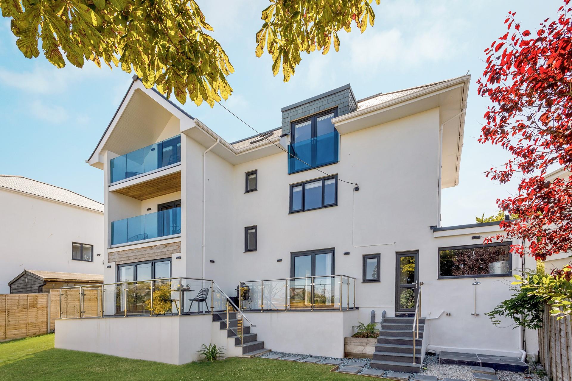 The garden has lots of space for al fresco dining.