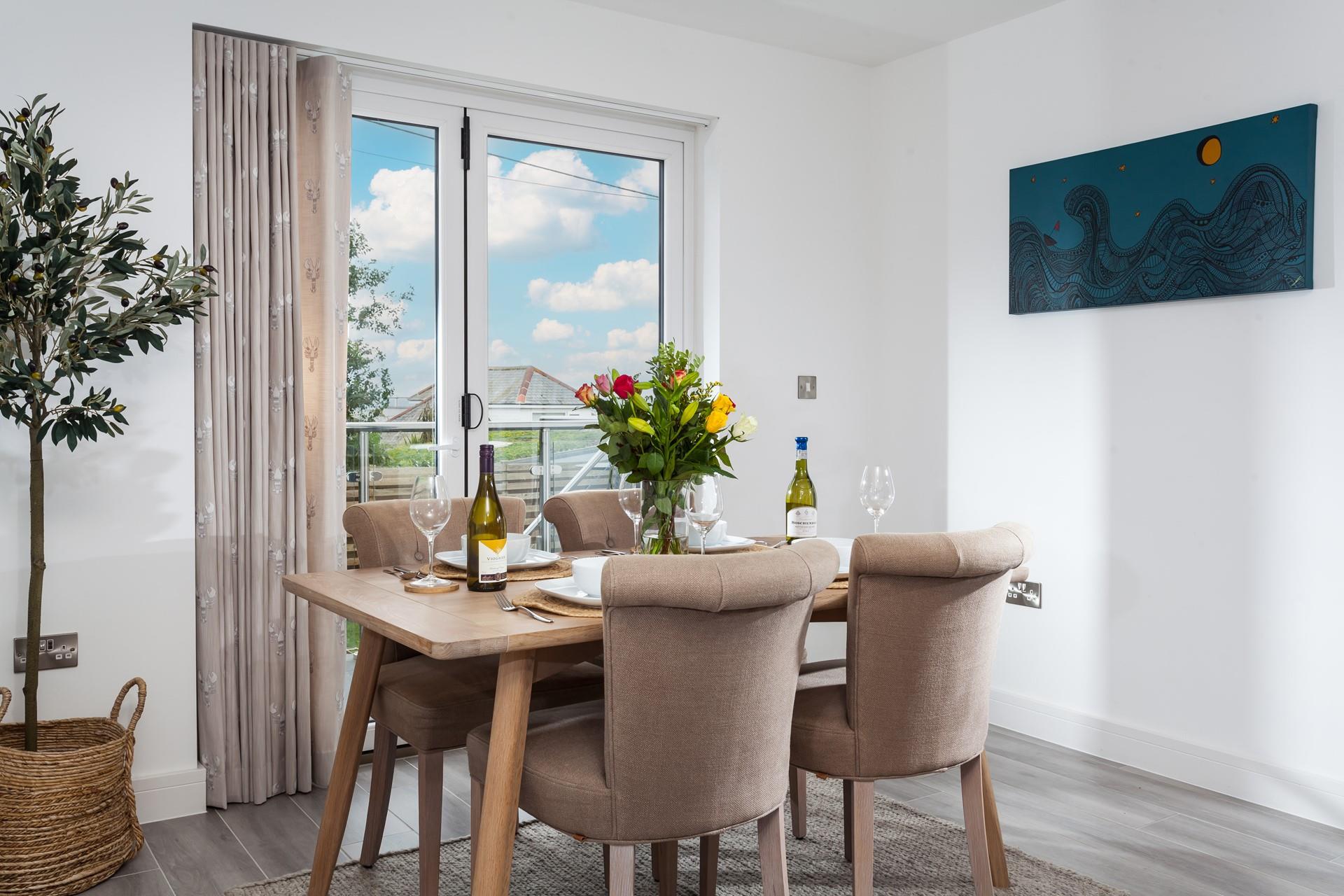 Enjoy a lovely sea view from the windows, where Miramar got its name.