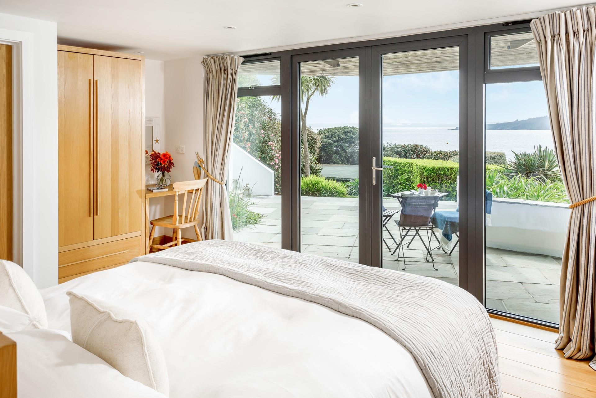 Spectacular sea views can be enjoyed from morning to night from the comfort of the bed.