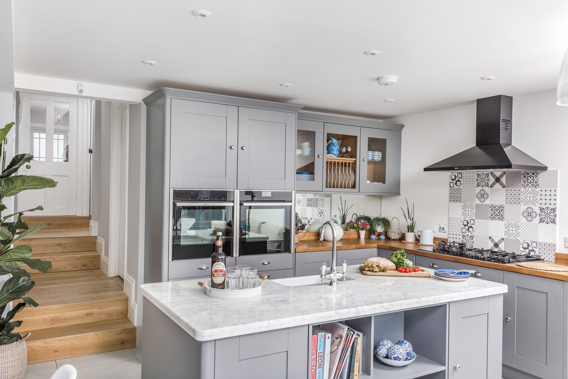 Prepare a picnic in the kitchen and then head out to explore the coast path.