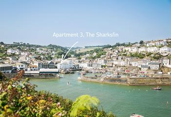 The Sharksfin is located on Mevagissey's harbourfront, offering uninterrupted views of the comings and goings in the harbour.