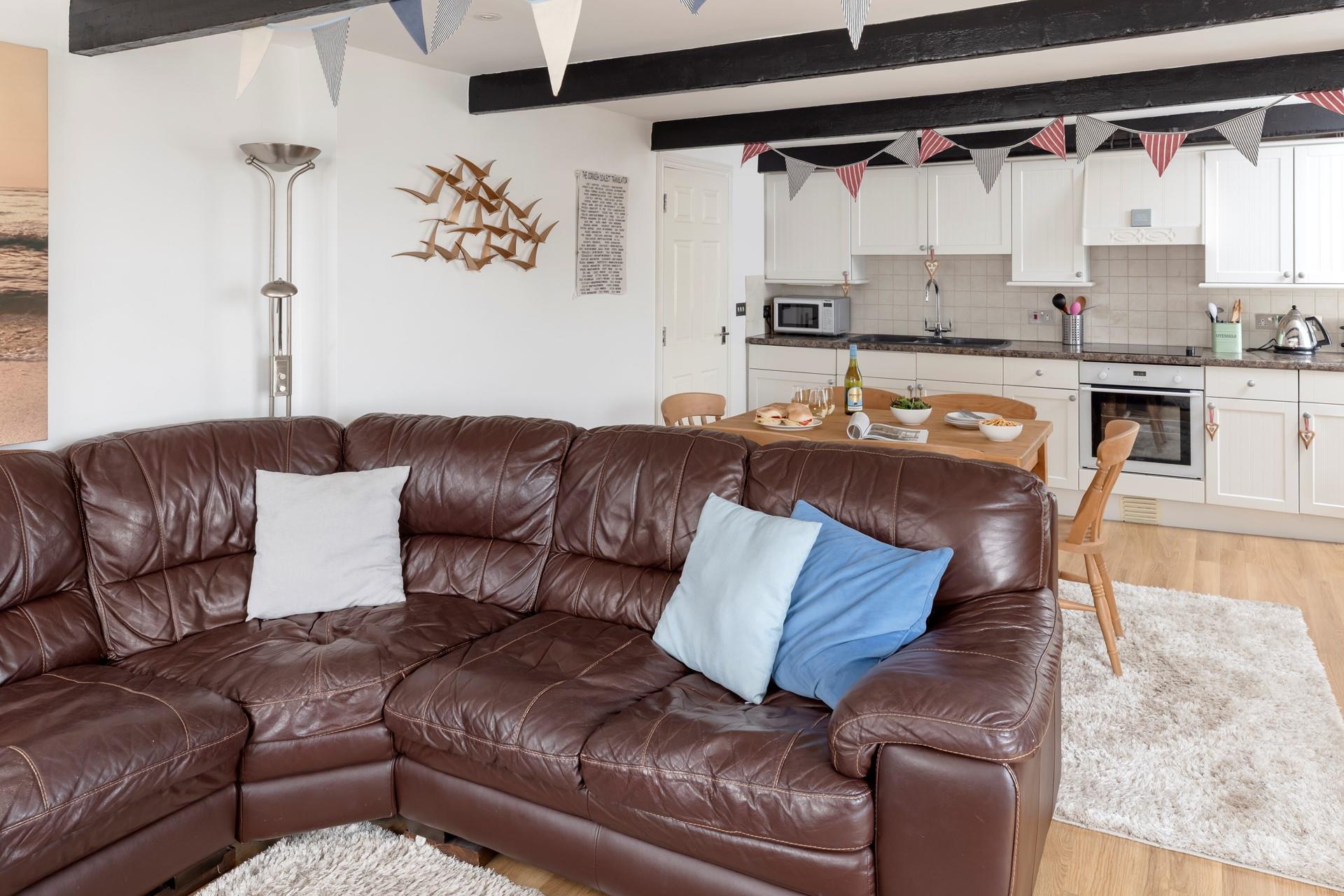 Return to this well-located base each day.