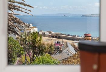 Gaze out at the turquoise waters in the Bay whilst you sip your morning cuppa.