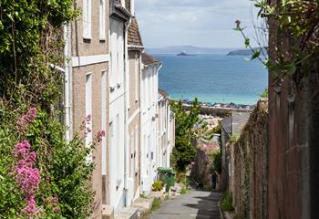 4 Mount Pleasant, Sleeps 4 + cot, St Ives Town.