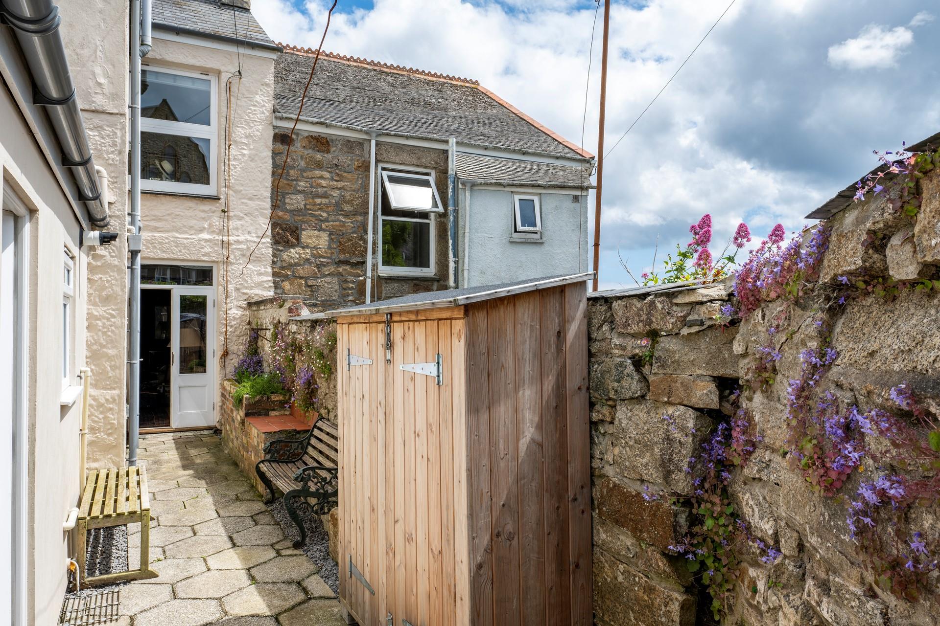 Sit on the sunny bench and sip your morning cuppa whilst deciding on the day's plans.