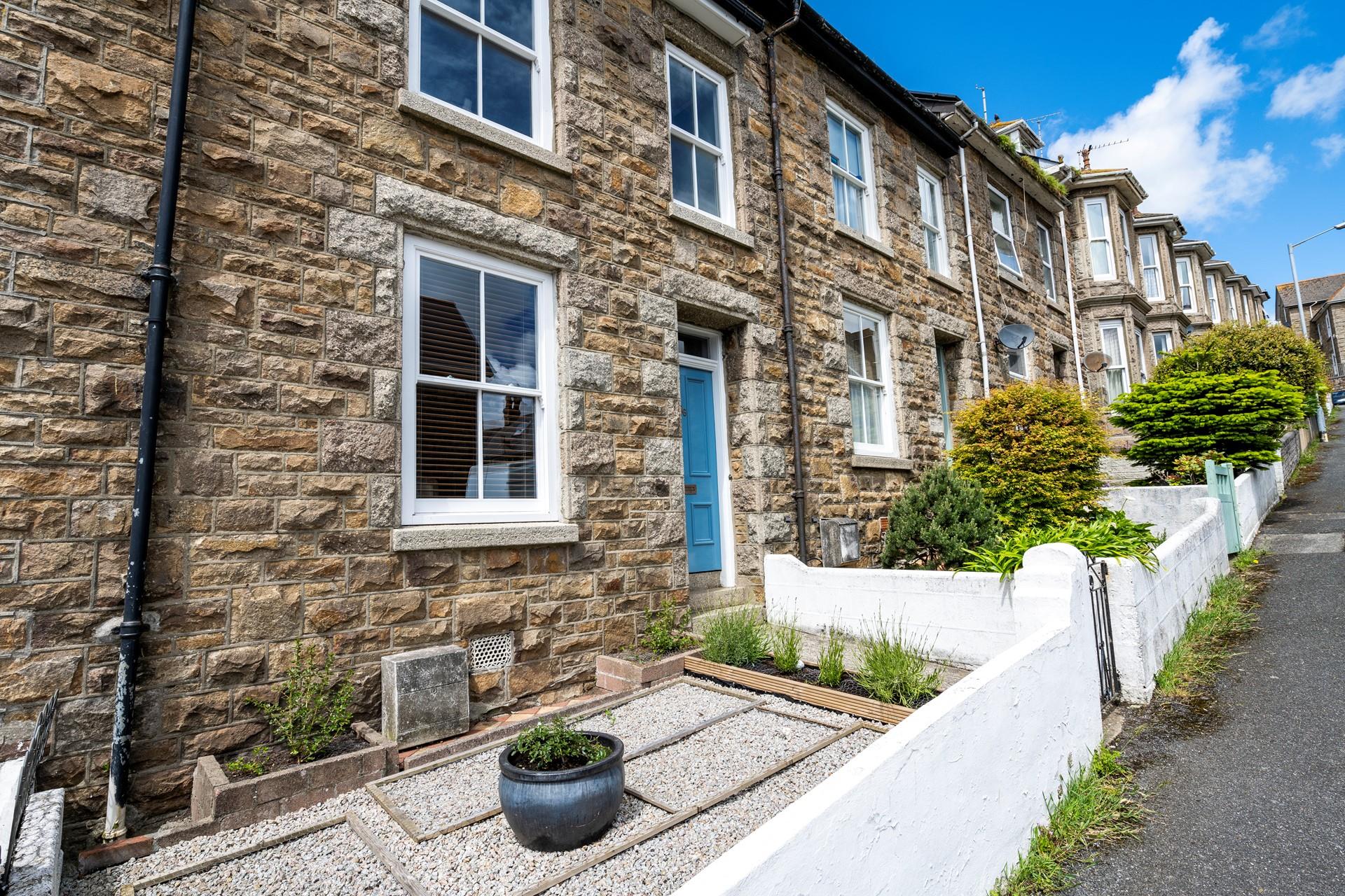 Ideally located just a few minutes walk from the town centre where you will find lots of shops and restaurants.