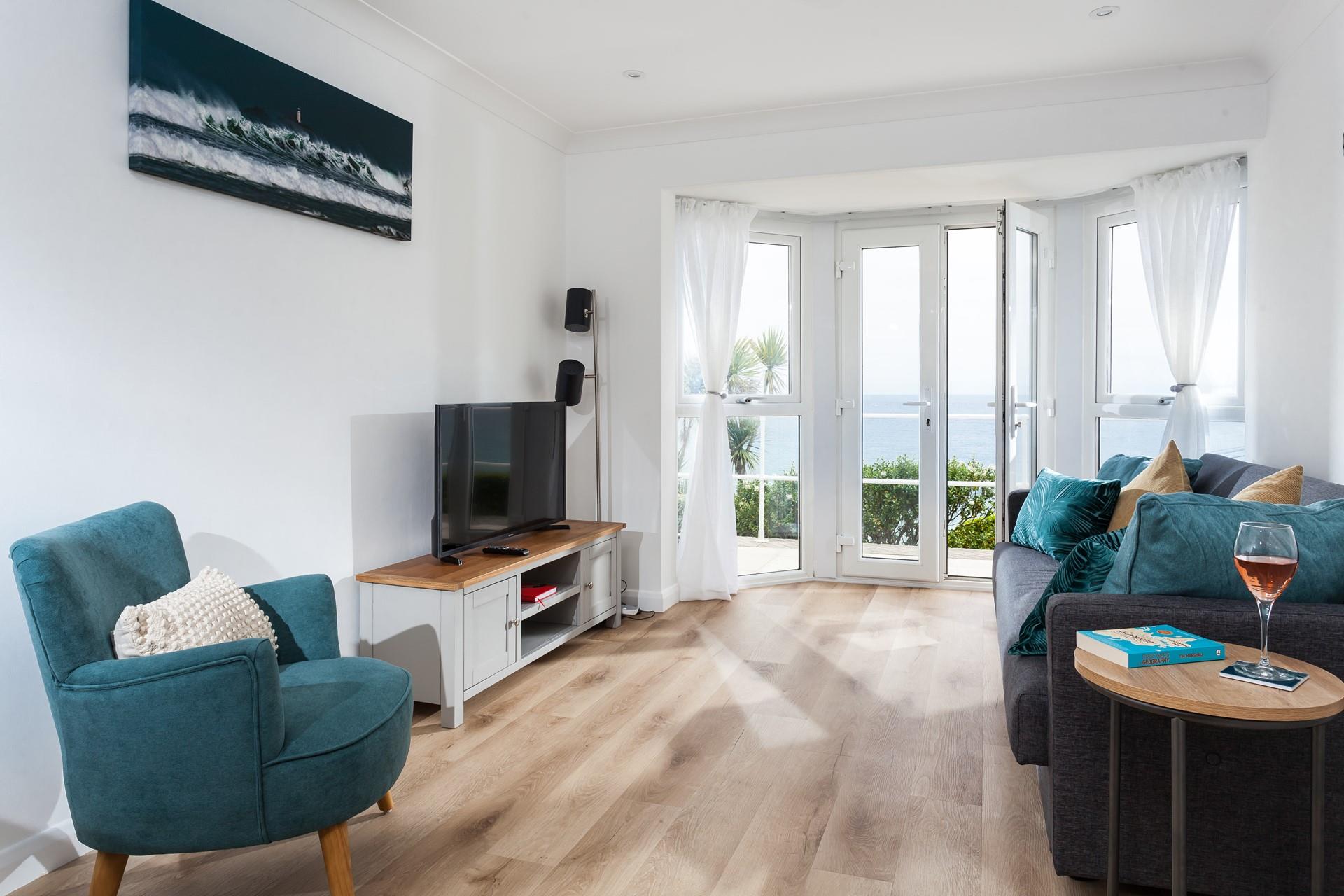 Relax with the sea breeze running through the apartment on a summer's day.