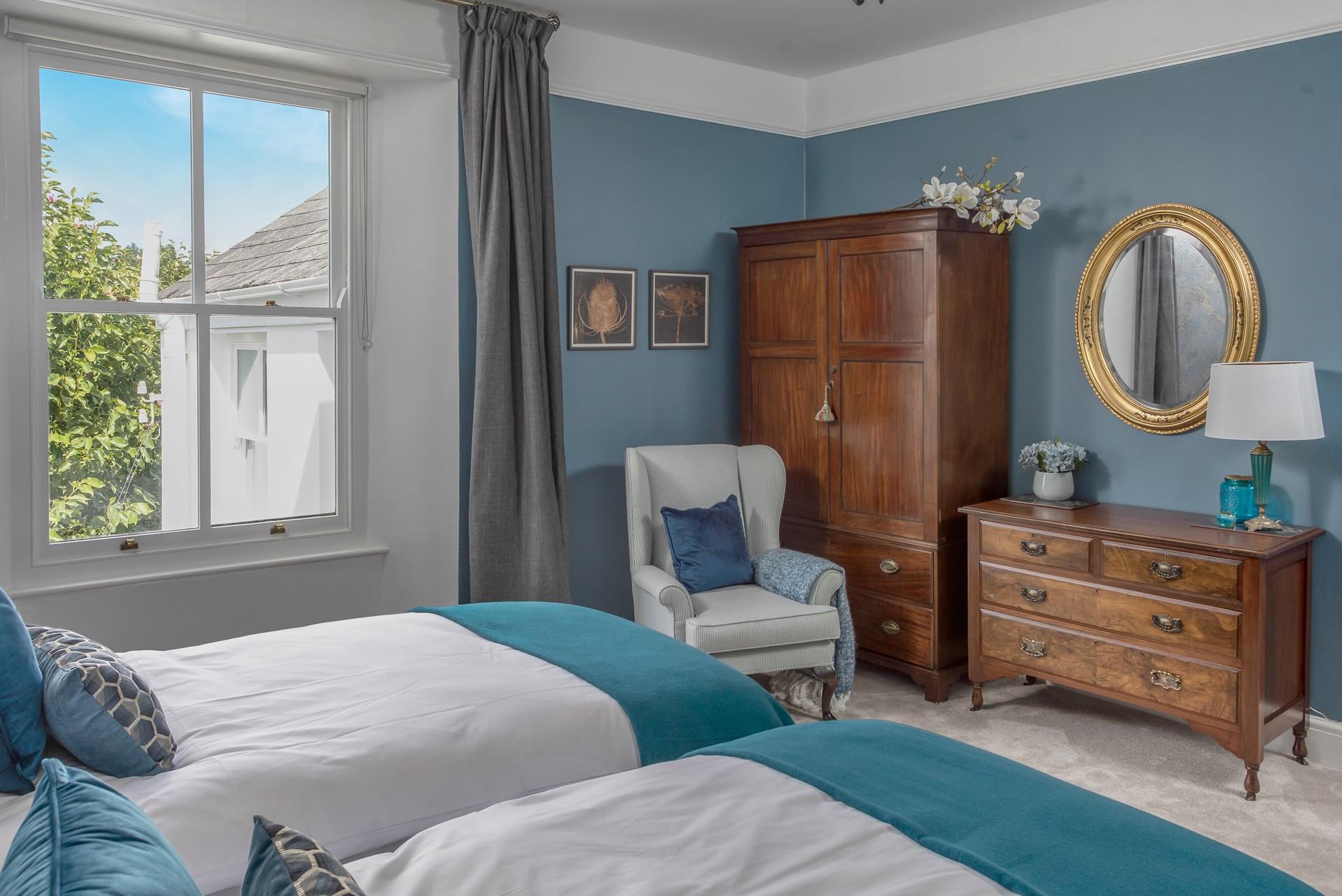 Zip and link beds allow for flexible sleeping arrangements.