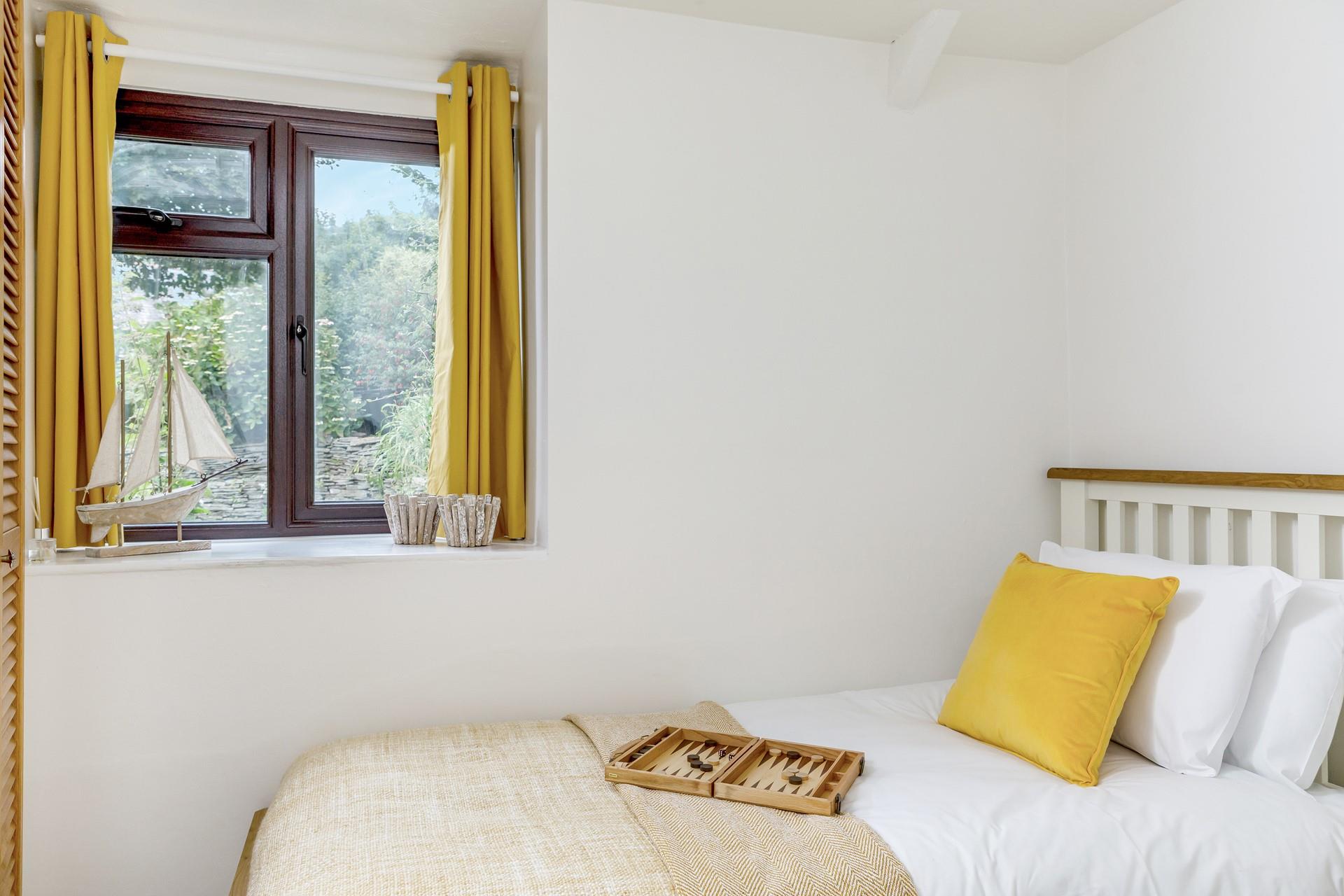 The property is perfect for a family of 4 with the twin beds being great for kids.