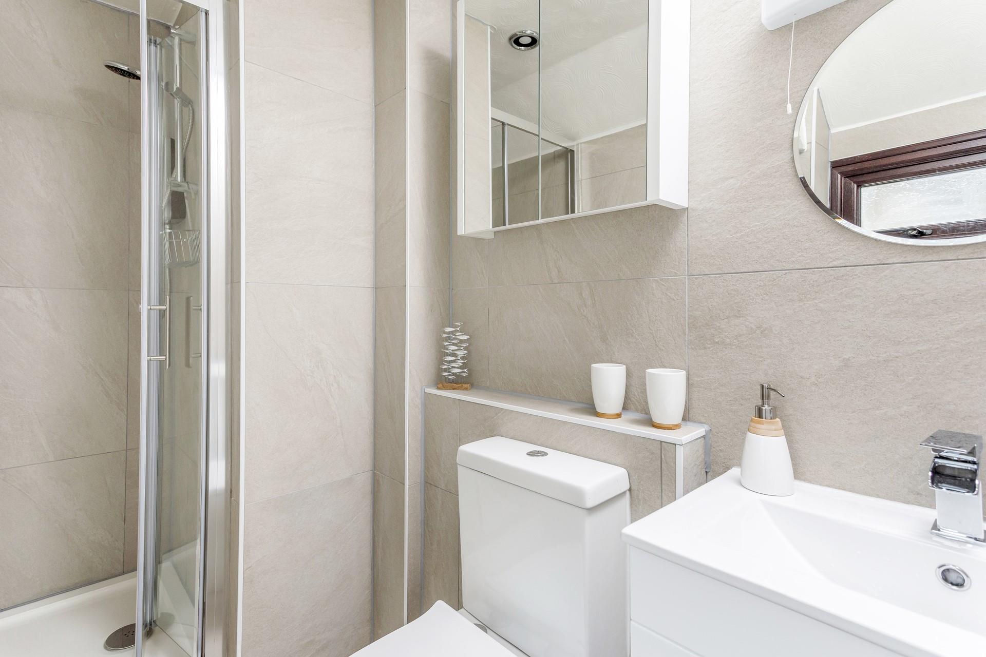 Wash off the day in the shower and get ready to head out for a meal in nearby Tintagel.