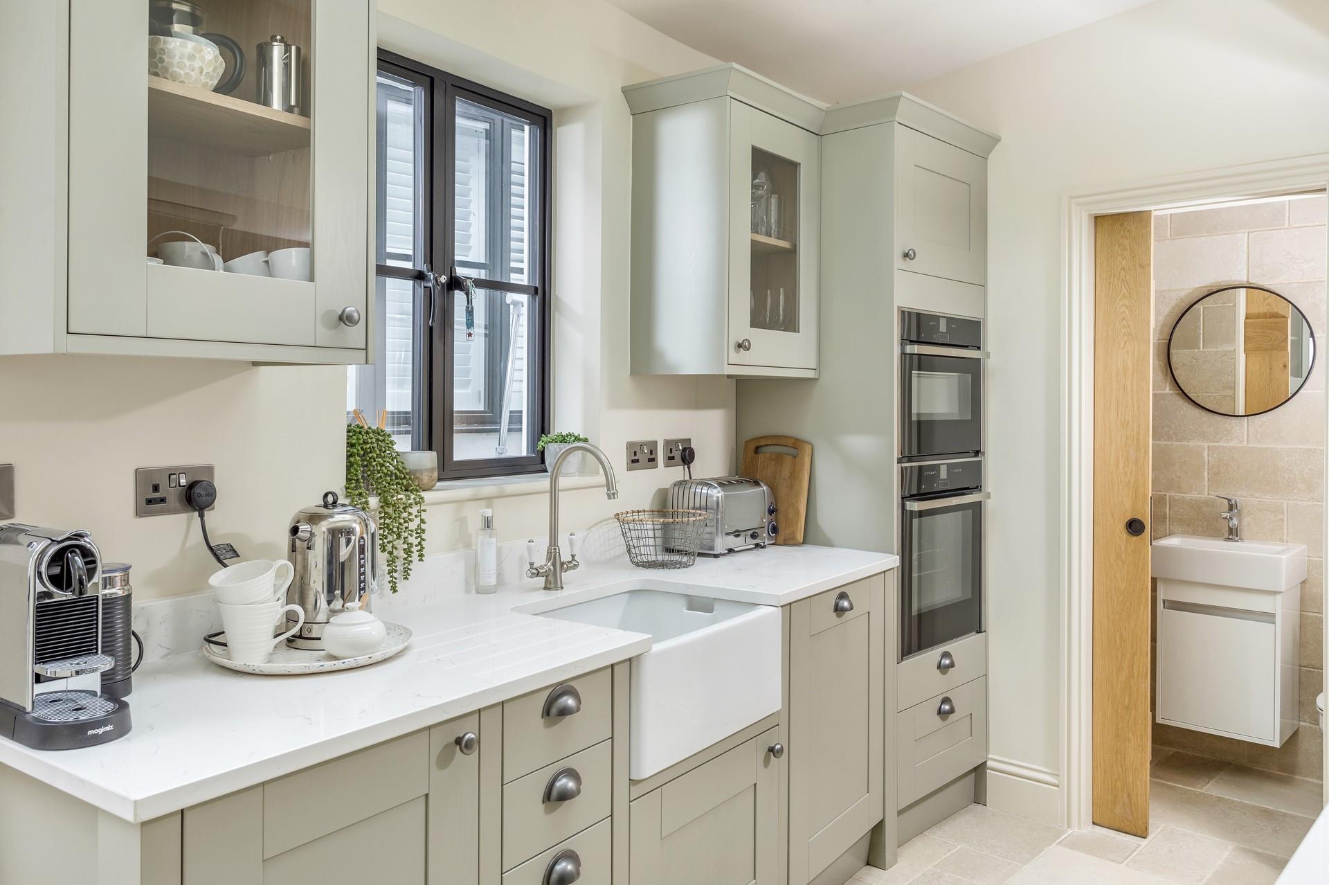 There is a useful shower room downstairs, next to the kitchen. 