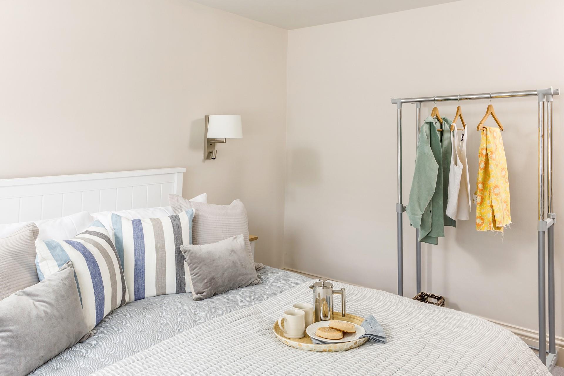 Keep your holiday best crease fee hung on the useful clothes rails. 