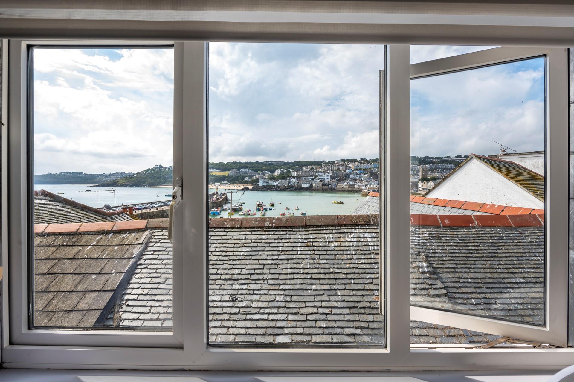 Pick a harbour front restaurant to dine in on a sunny evening.