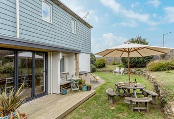 Make the most of the garden and outdoor seating areas, whilst being just a few minutes' walk from Perranporth beach.