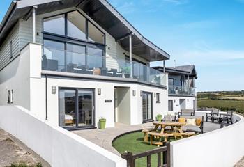The View is dog friendly and located close to the sand dunes and coastal footpaths, great for walkies!