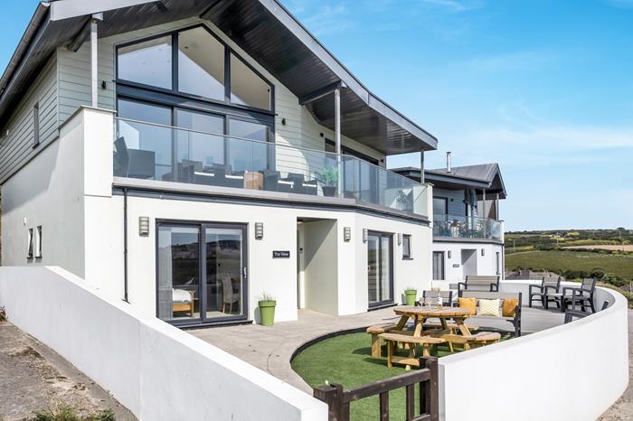 The View, Sleeps 8 in Perranporth