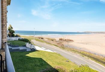 Overlooking the beach and iconic Chapel Rock, you can admire the view for hours!