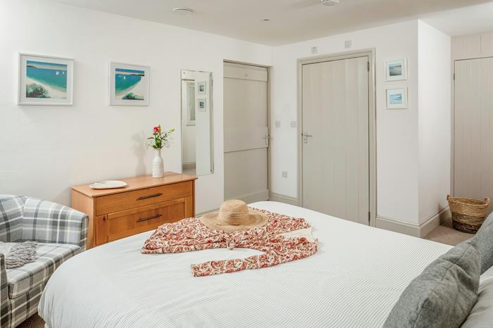 Primrose Cottage, Mount Hawke, Sleeps 2 in St Agnes