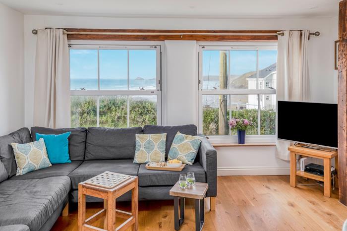 Tregundy Cottage, Sleeps 8 in Perranporth