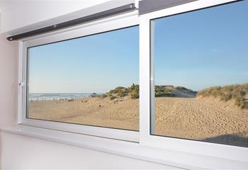 10 Sand Bay is a welcoming beachside apartment overlooking the sand and sea in Perranporth!