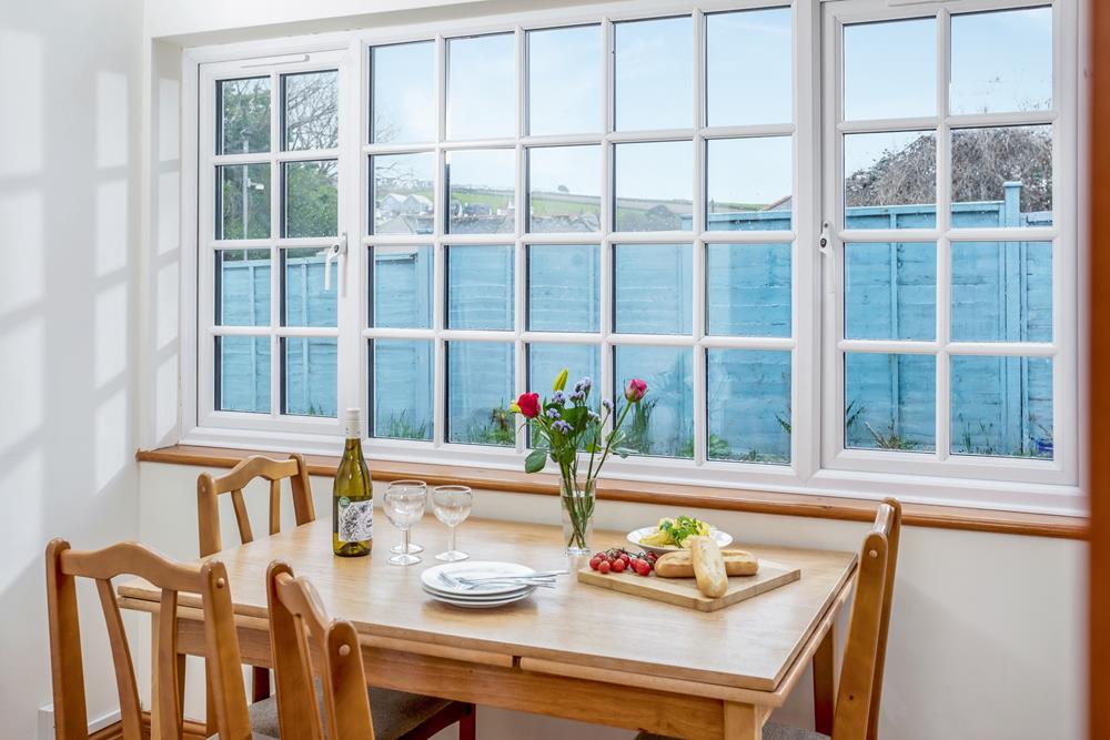 Pick up fresh, local foods and enjoy leisurely lunches in the light and bright dining room.
