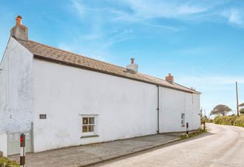 Along a winding lane, 1 Pen Mor Cottage is close to St Agnes village and Chapel Porth beach.