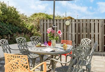 Enjoy drinks al fresco on the garden patio, making the most of lazy breakfasts, long lunches and balmy evenings.