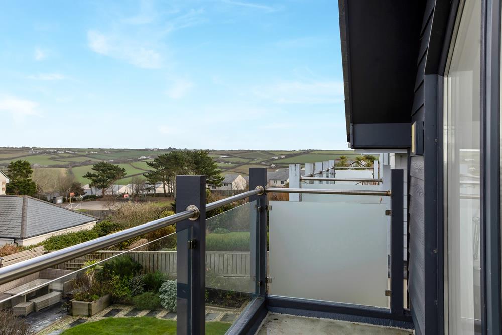 The balcony boasts both ocean and rural views, where you can enjoy both the sunrise and sunset.
