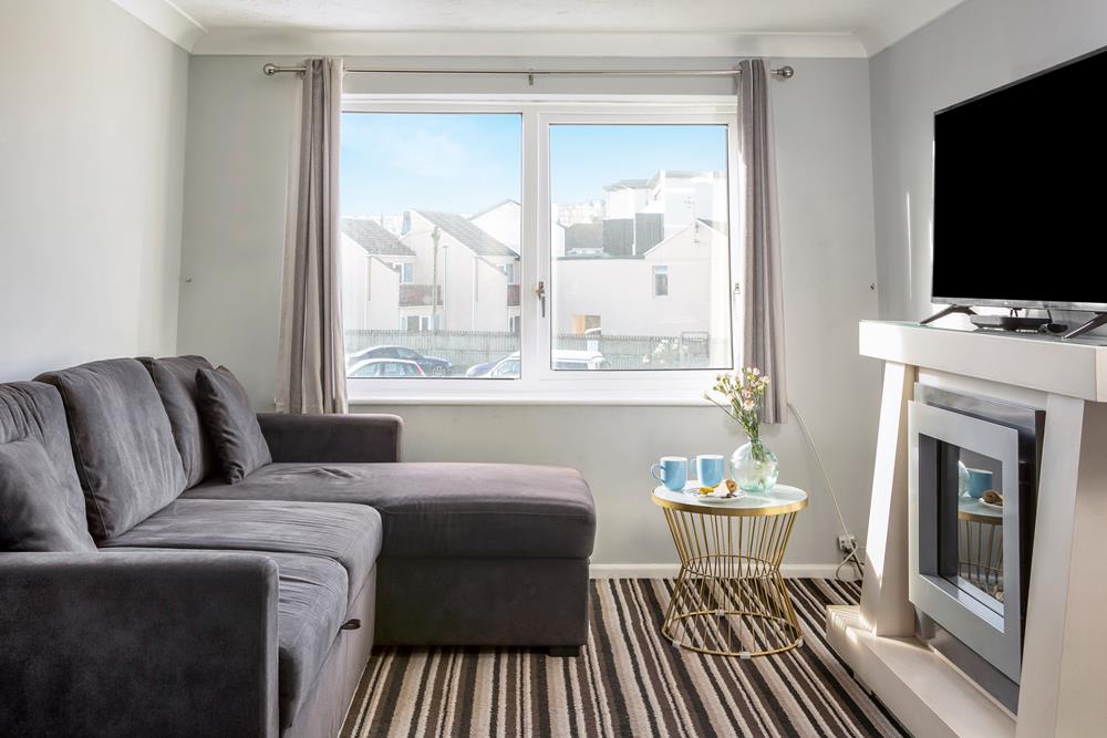 Set in the popular Atlantic Bay apartments, 2 Penhale is only moments from Perranporth beach.