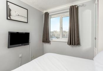 Located next to Perranporth beach, you can check the tides from the comfort of your bedroom.