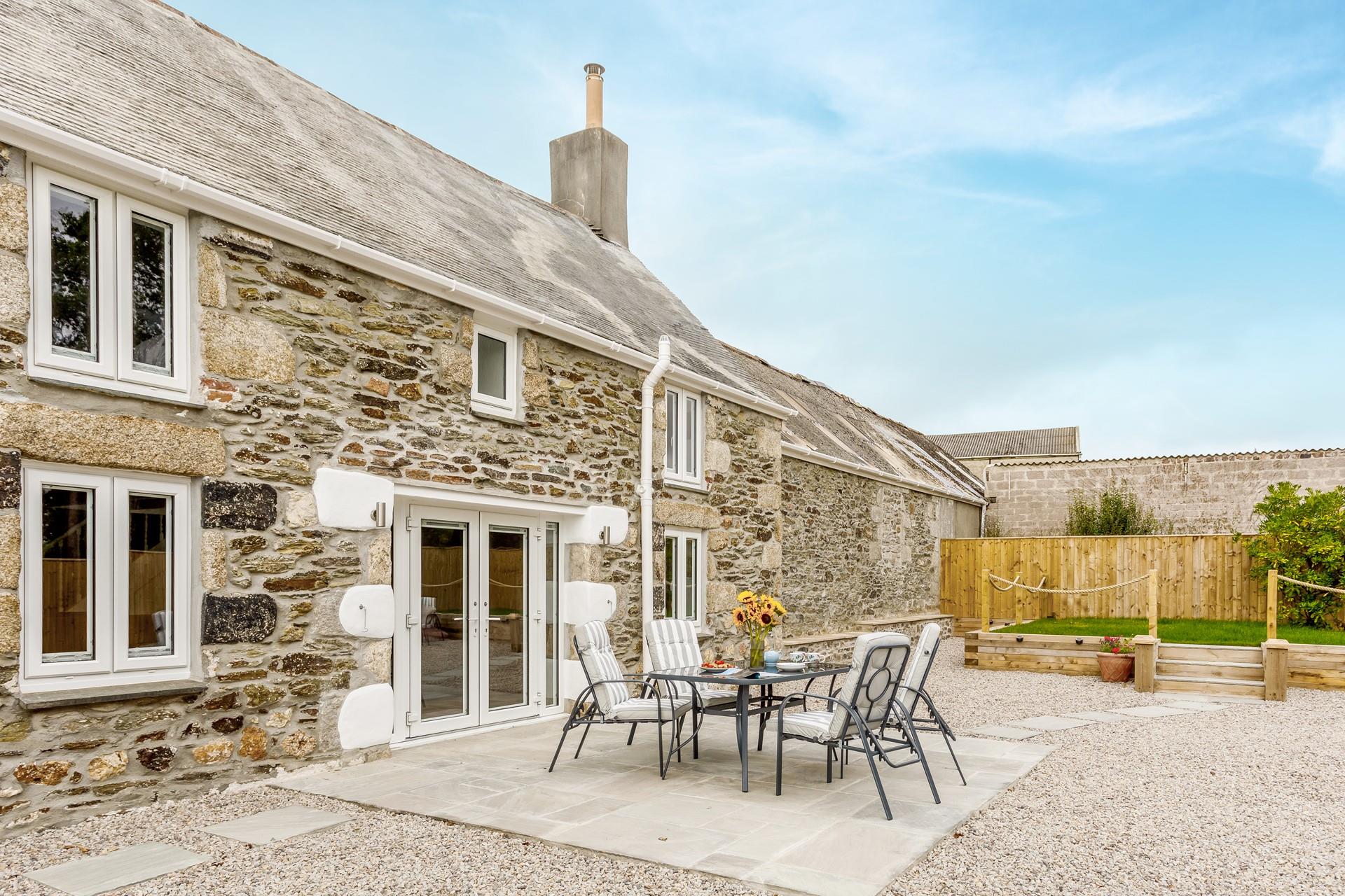 Tucked away in the beautiful countryside, Trevarnon Cottage is for those looking for a peaceful break.