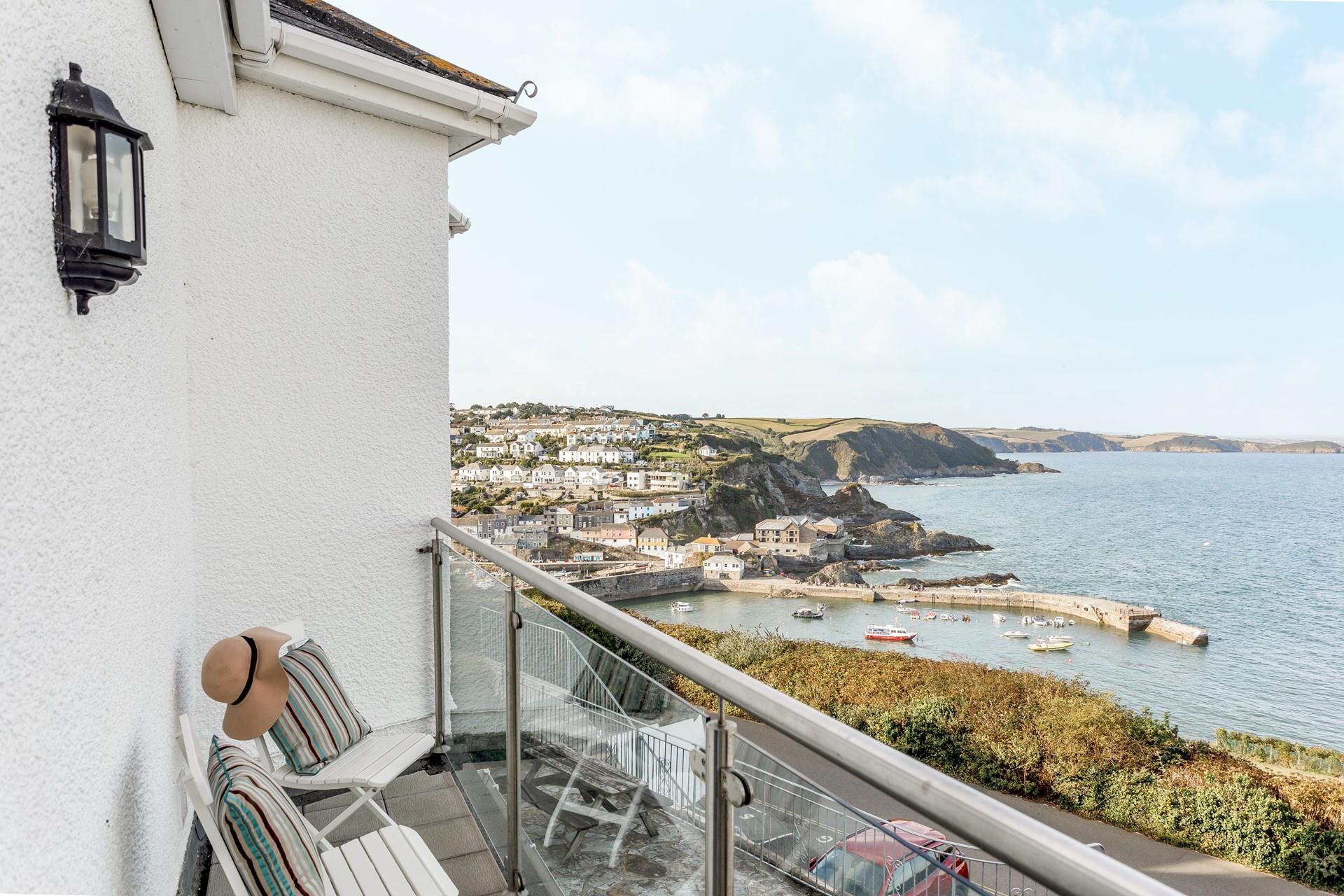 Relax out on the balcony on balmy summer evenings.
