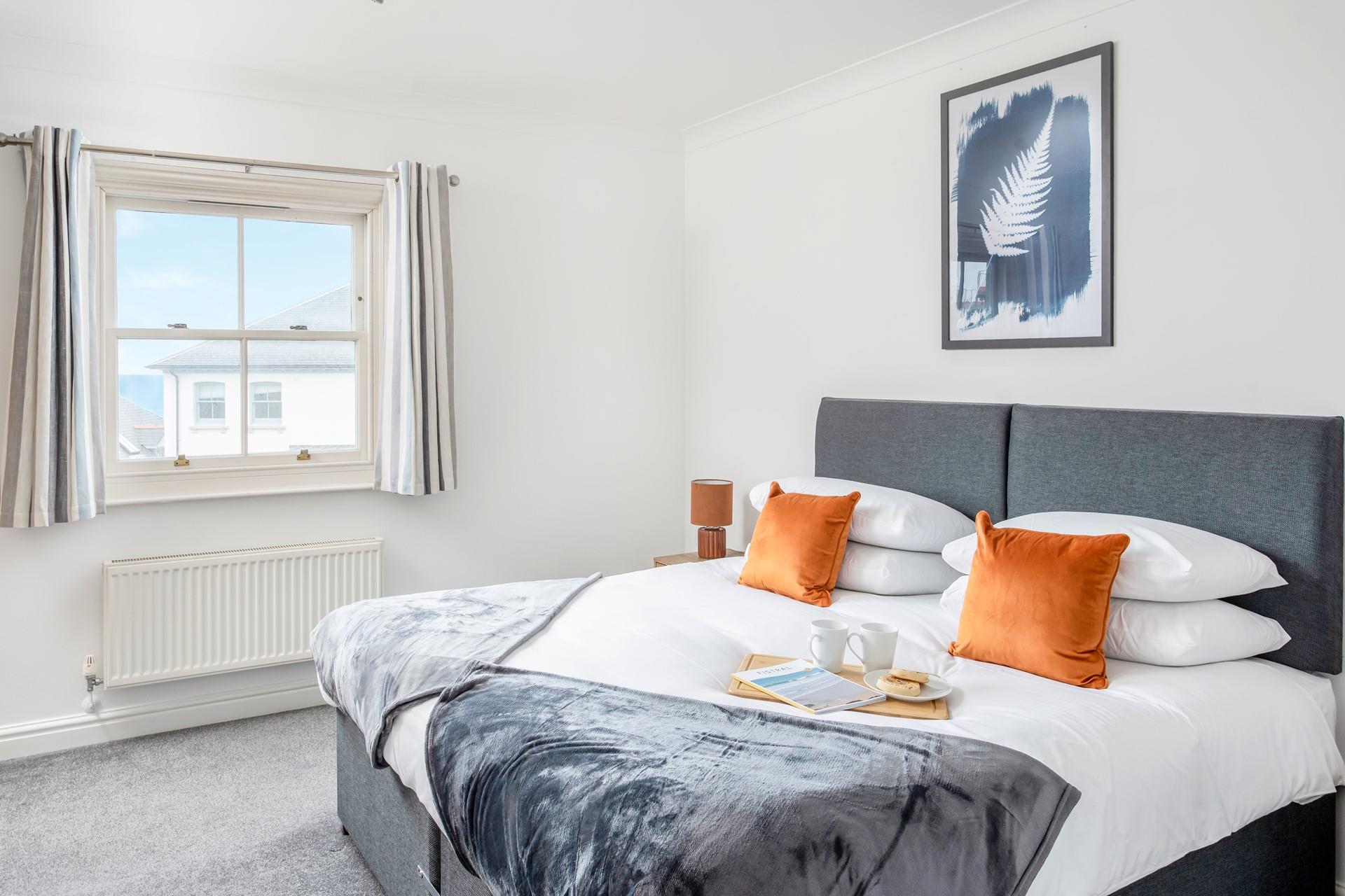 Zip and link beds allow for flexible sleeping arrangements.