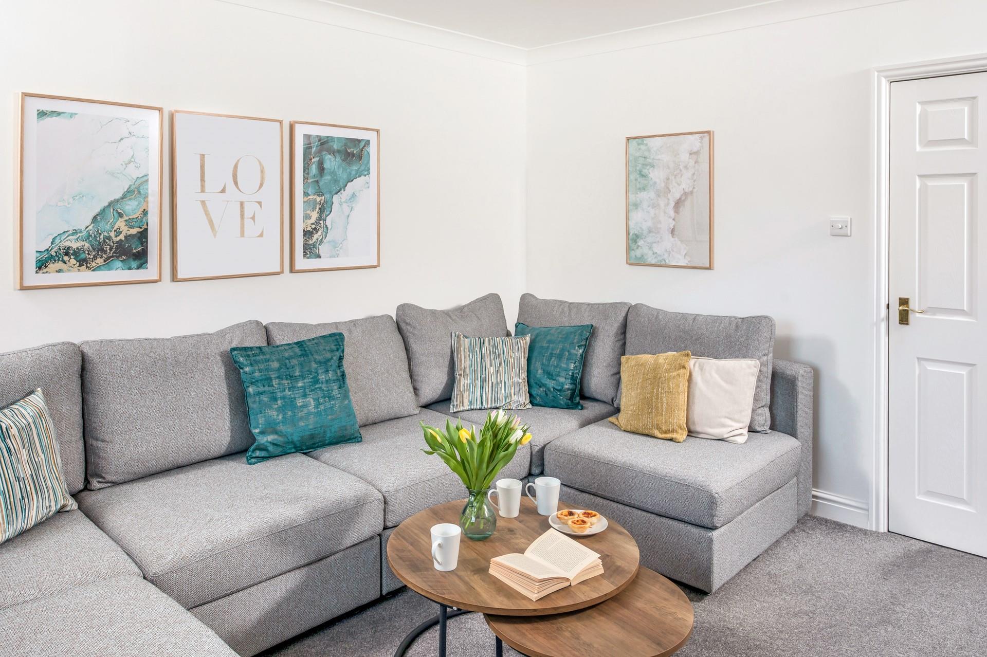 Moments from Fistral Beach, beach days and sundowners are on your doorstep.