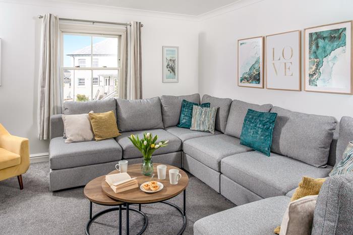 Samphire, Sleeps 8 in Newquay