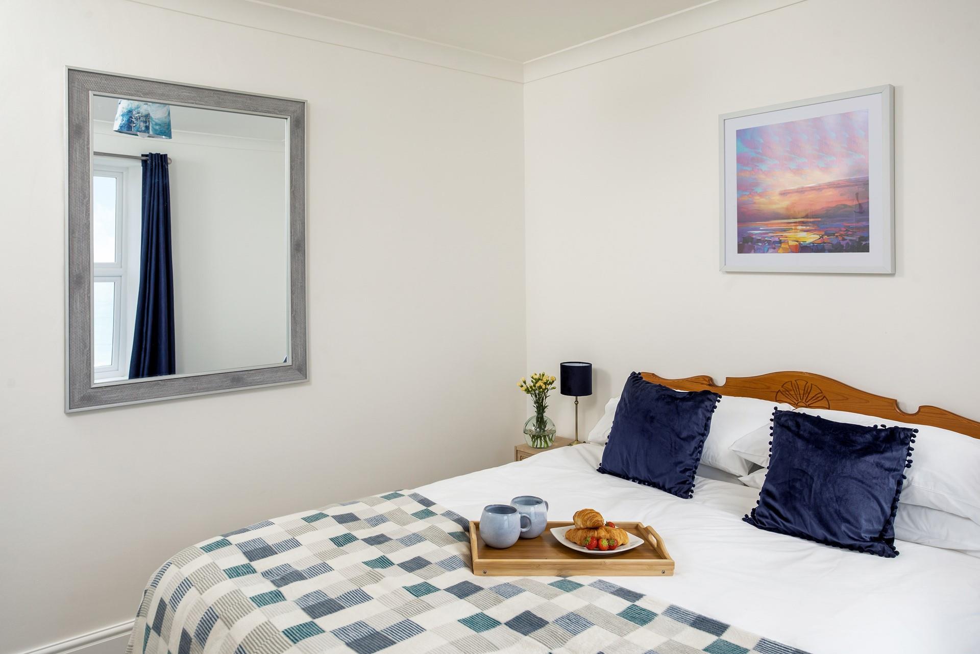 Tuck into the soft sheets of the cosy double bed and drift off for a dreamy night's sleep.