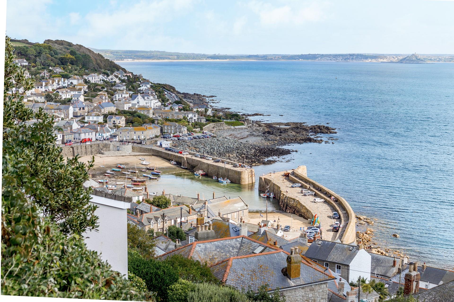 Overlooking the beautiful quaint harbour of Mousehole, Love Lane Cottage provides the perfect tranquil breakaway.