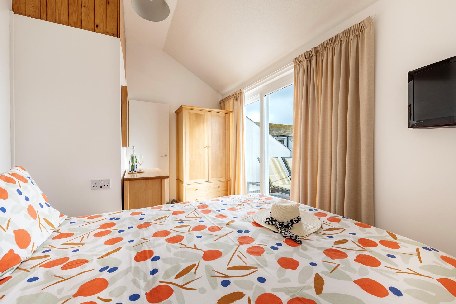 Open the curtains and wander out to the balcony in the morning to check the weather.