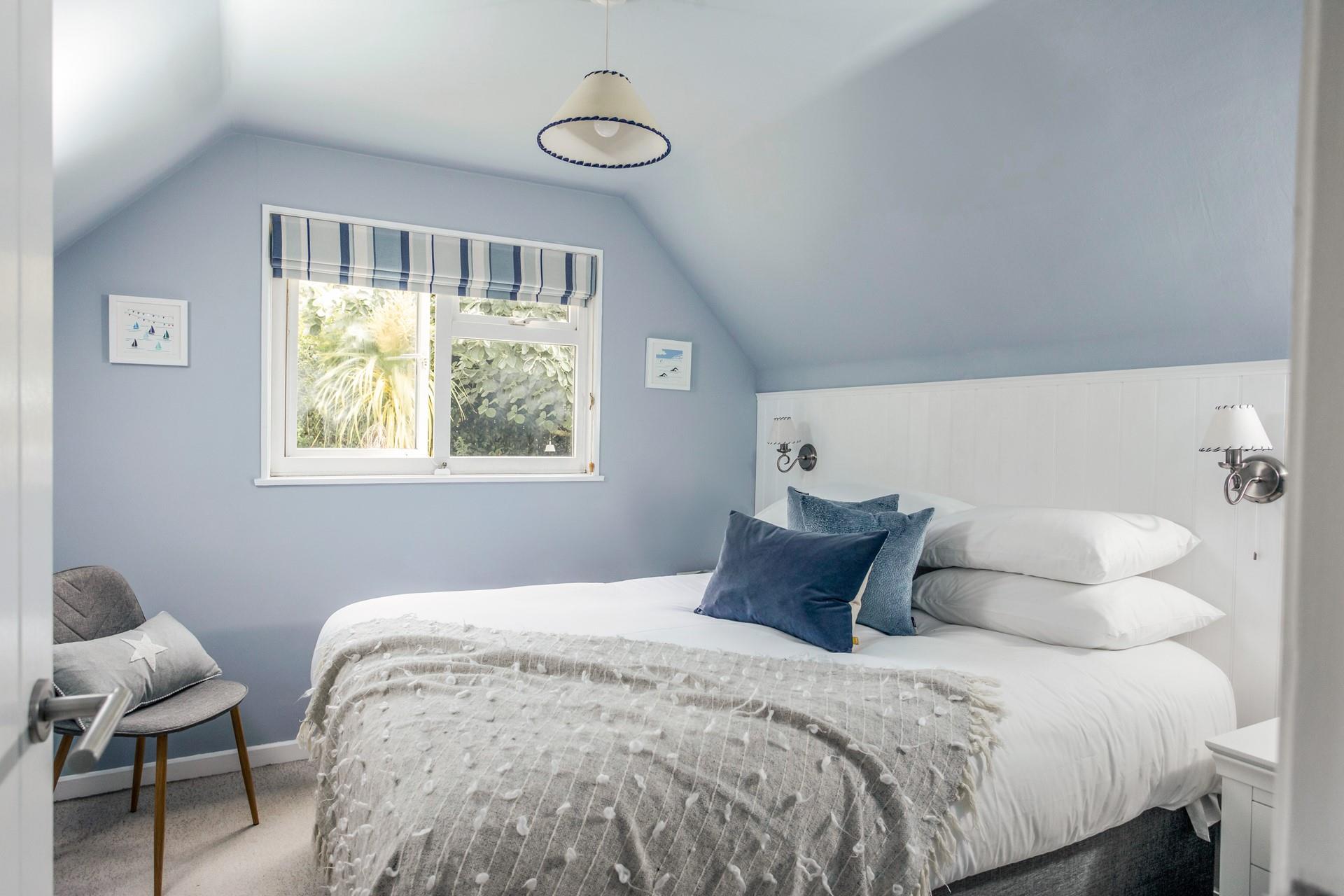 Zip and link beds allow for flexible sleeping arrangements.