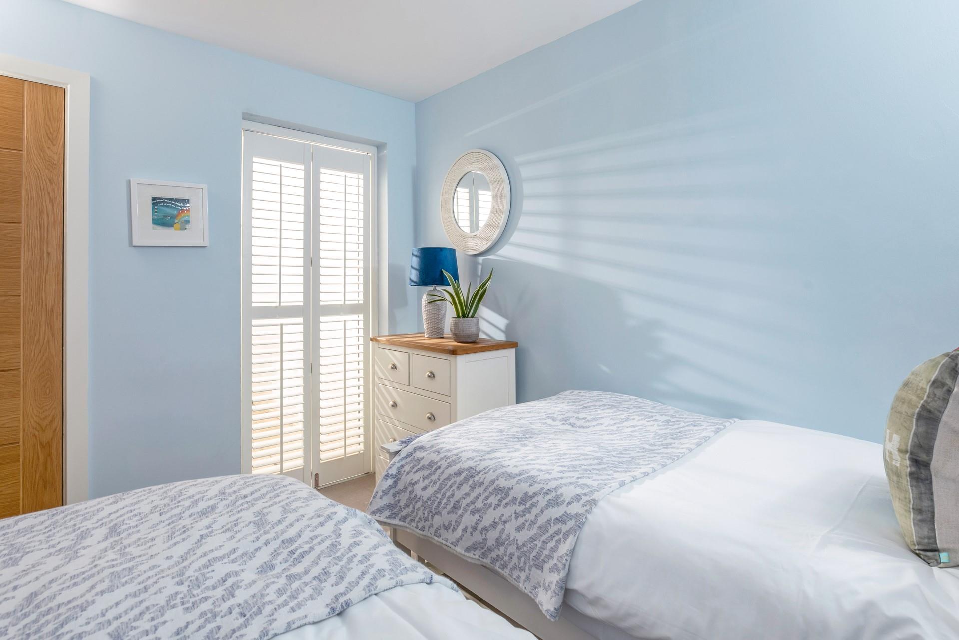 The twin beds are ideal for additional guests.