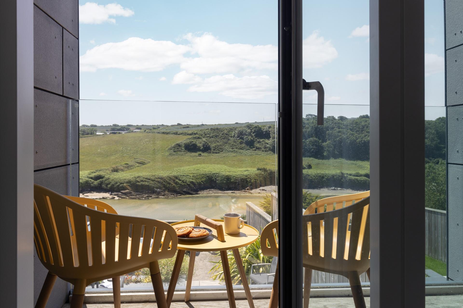 Step out onto the balcony and enjoy your morning coffee with a view!