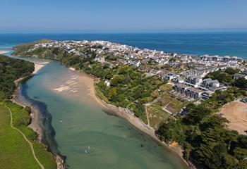 Find yourself in an enviable spot, with Crantock on one side and Fistral beach on the other.