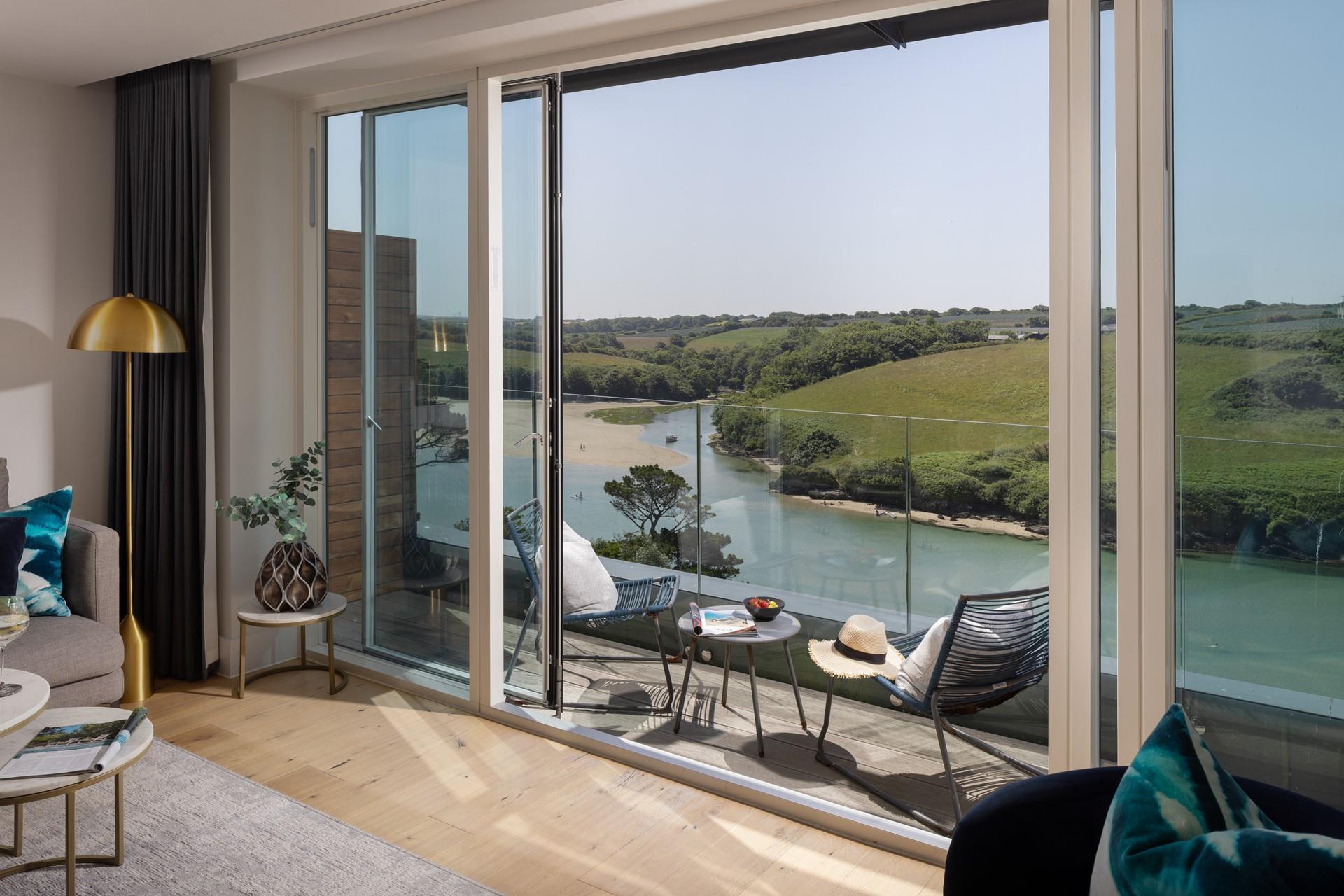 Perched above the Gannel Estuary, 8 Woodlands looks across to Crantock. 