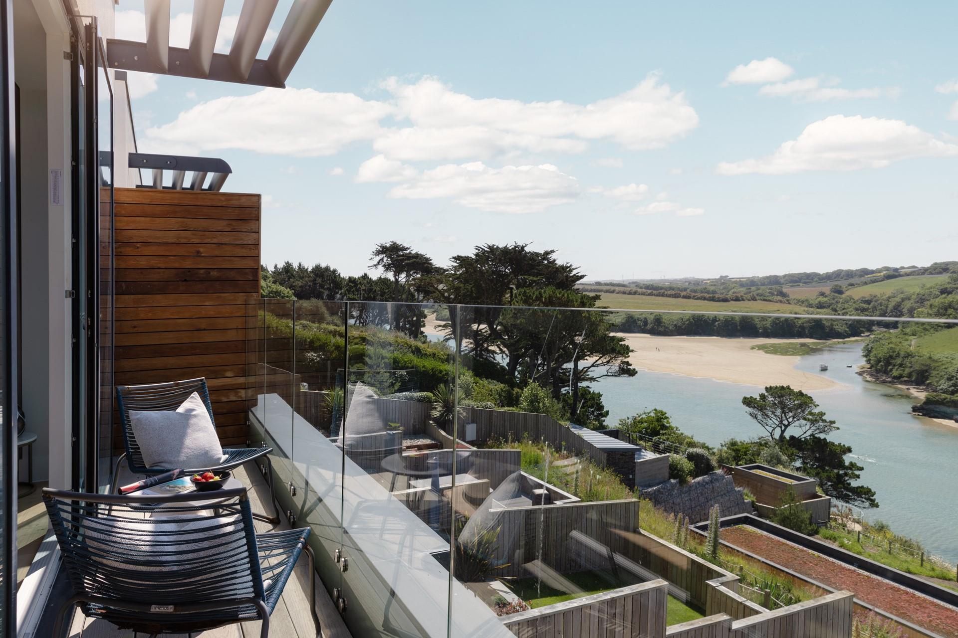 At low tide, a stretch of soft white sands is revealed. You can dip your toes and walk across to Crantock beach.