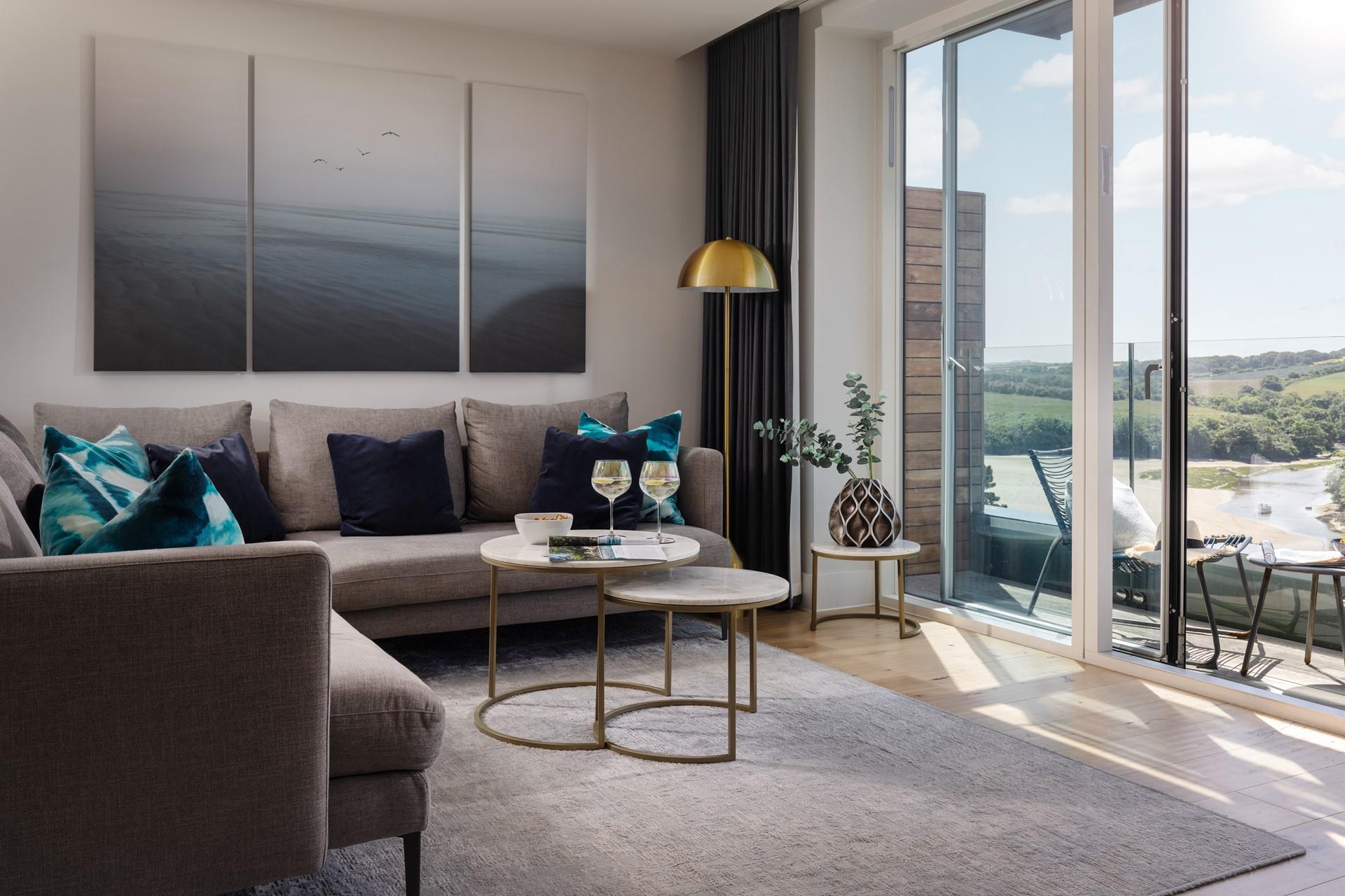 At high tide the lounge is the ideal spot for watching the paddleboards drift by.