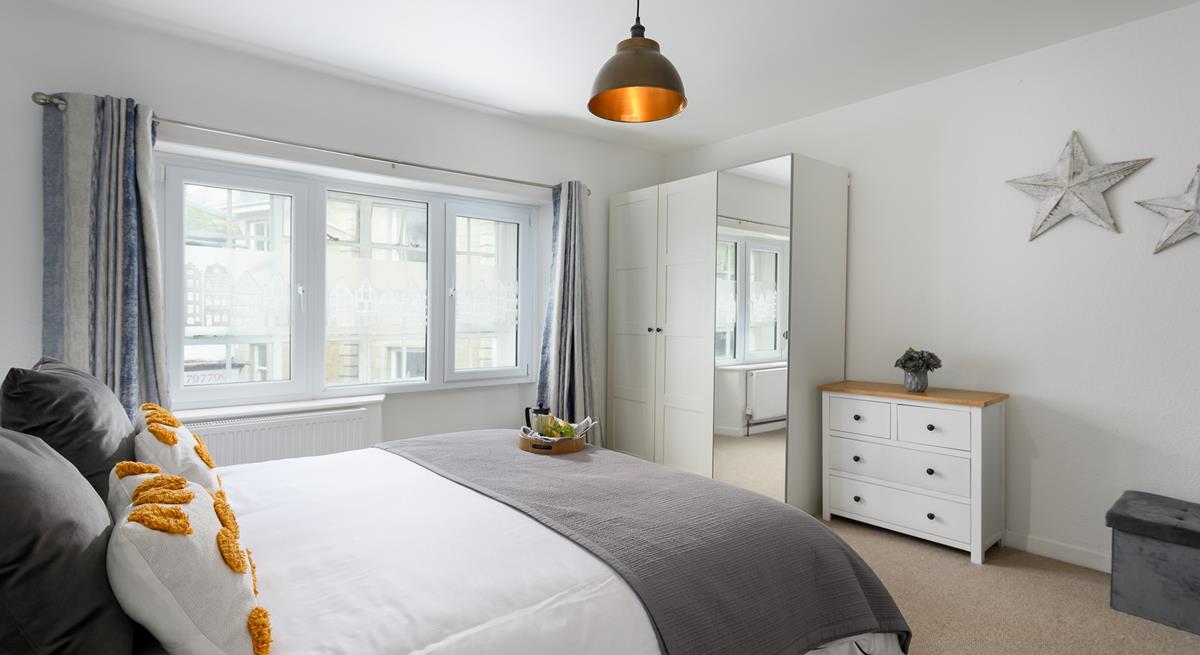 Sink into the soft sheets of the king size bed and drift off for a relaxing night's slumber.