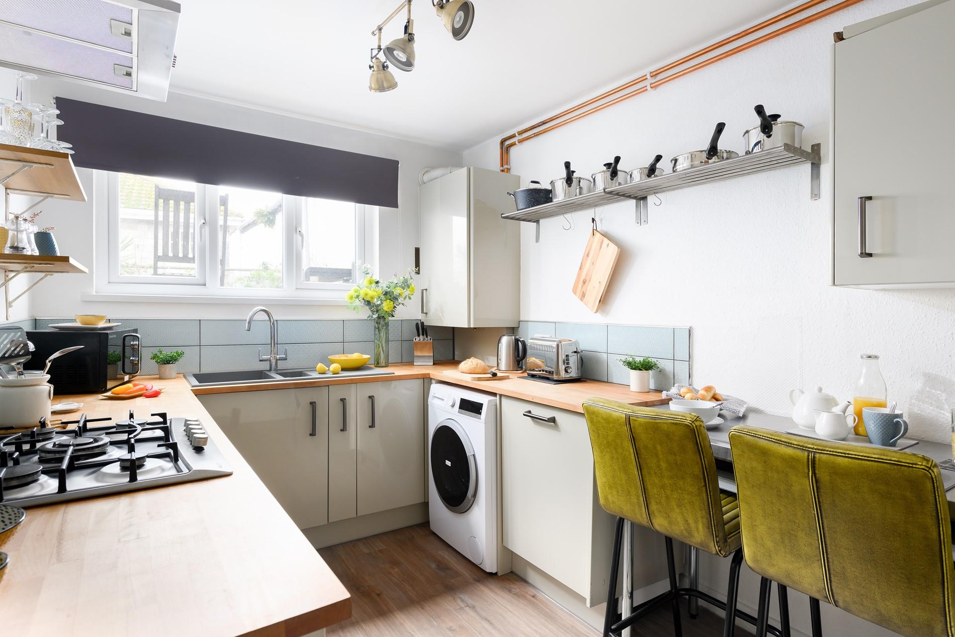 Tuck into fresh pastries in the morning at the breakfast bar, ready for a walk along the coast path.