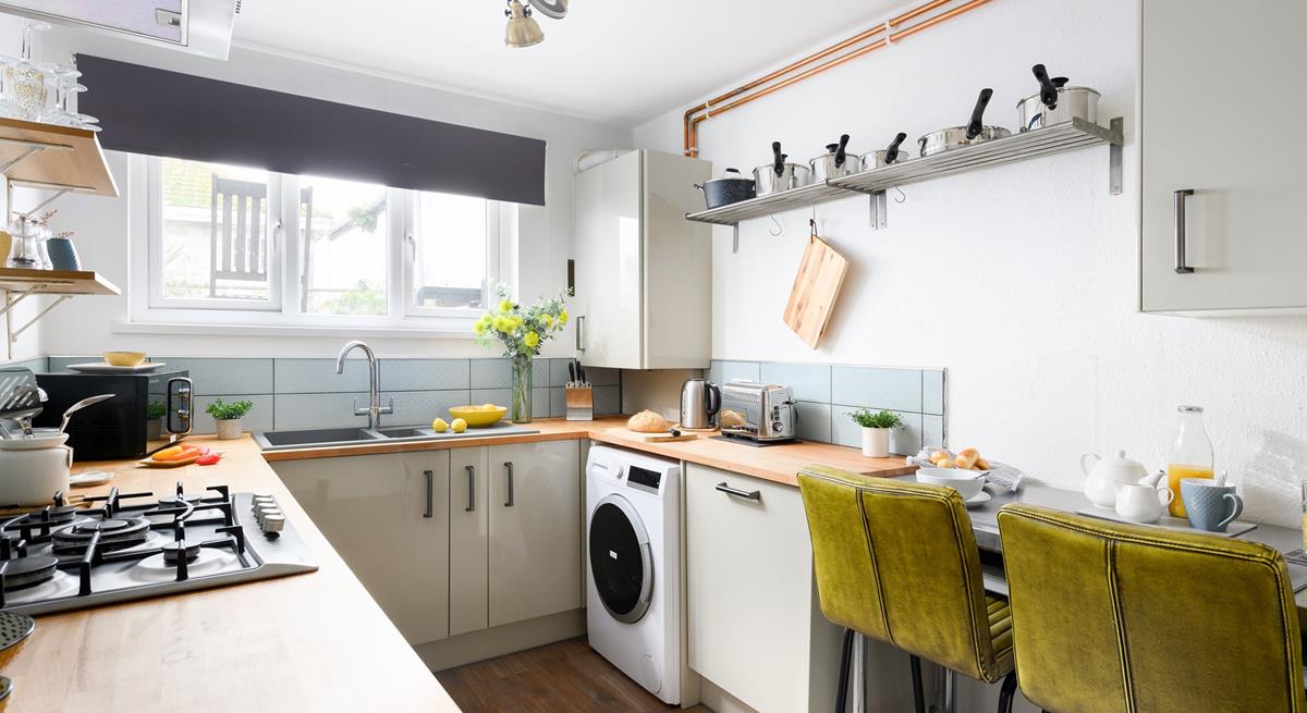 Tuck into fresh pastries in the morning at the breakfast bar, ready for a walk along the coast path.